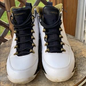 2015 Air Jordan Retro 9 Statue